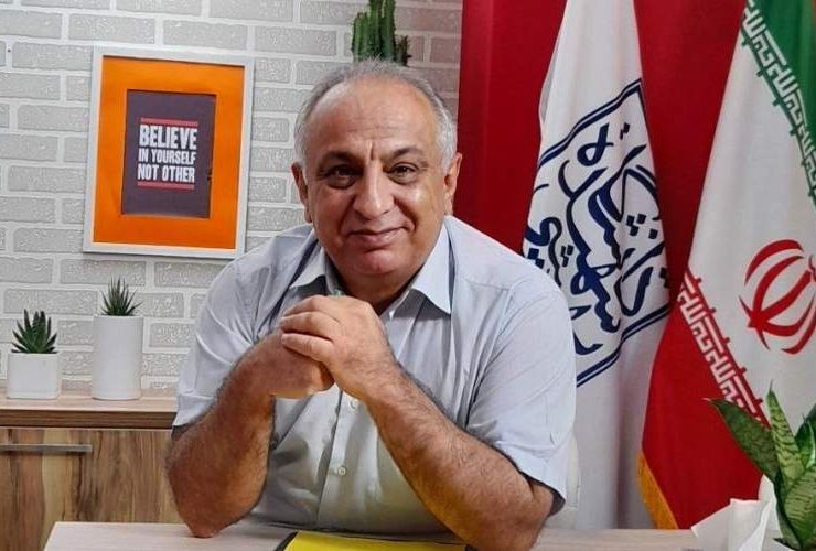 فشار اجتماعی بر نخبگان چیست ؟ فشار اجتماعی به مجموعه انتظارات، هنجارها و استانداردهایی اطلاق می‌شود که جامعه و محیط اطراف فرد بر او وارد می‌کند.