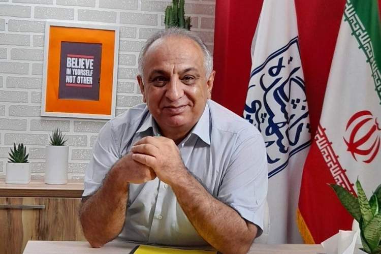 فشار اجتماعی بر نخبگان چیست ؟ فشار اجتماعی به مجموعه انتظارات، هنجارها و استانداردهایی اطلاق می‌شود که جامعه و محیط اطراف فرد بر او وارد می‌کند.